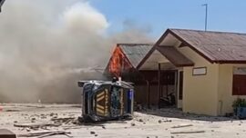 Polsek Muara Batang Gadis Dibakar Massa, ini Kronologinya